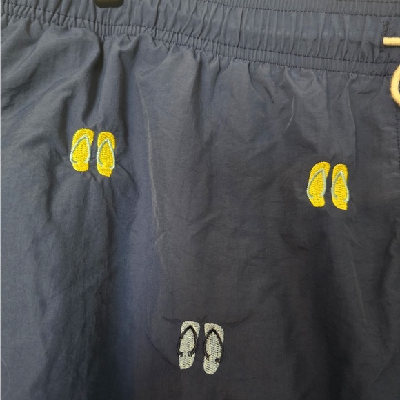 J McLaughlin Men’s Swim Trunks Size XL Navy Embroidered Flip Flops EUC Pockets - Picture 2 of 6